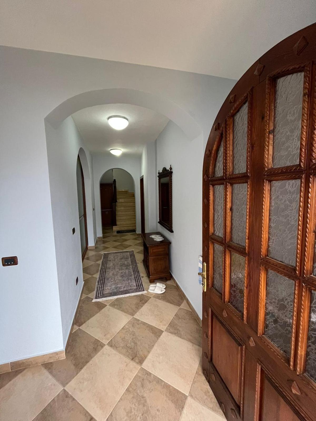 Vila Taga Guesthouse Krujë Екстериор снимка