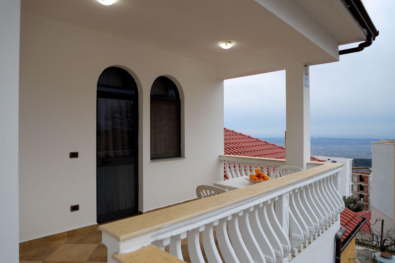 Vila Taga Guesthouse Krujë Екстериор снимка